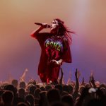 Billie Eilish Konserinde Korku Dolu Anlar: Korumalar Sahnede!