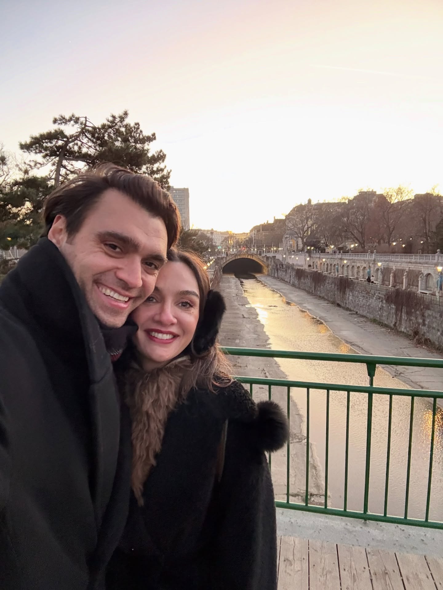 Birce Akalay’dan Romantik Paylaşım: Hakan Kurtaş’ın Doğum Gününe Aşk Dolu Sözler