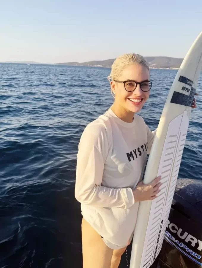 Büşra Pekin Bodrum'da Güneşin Tadını Çıkardı