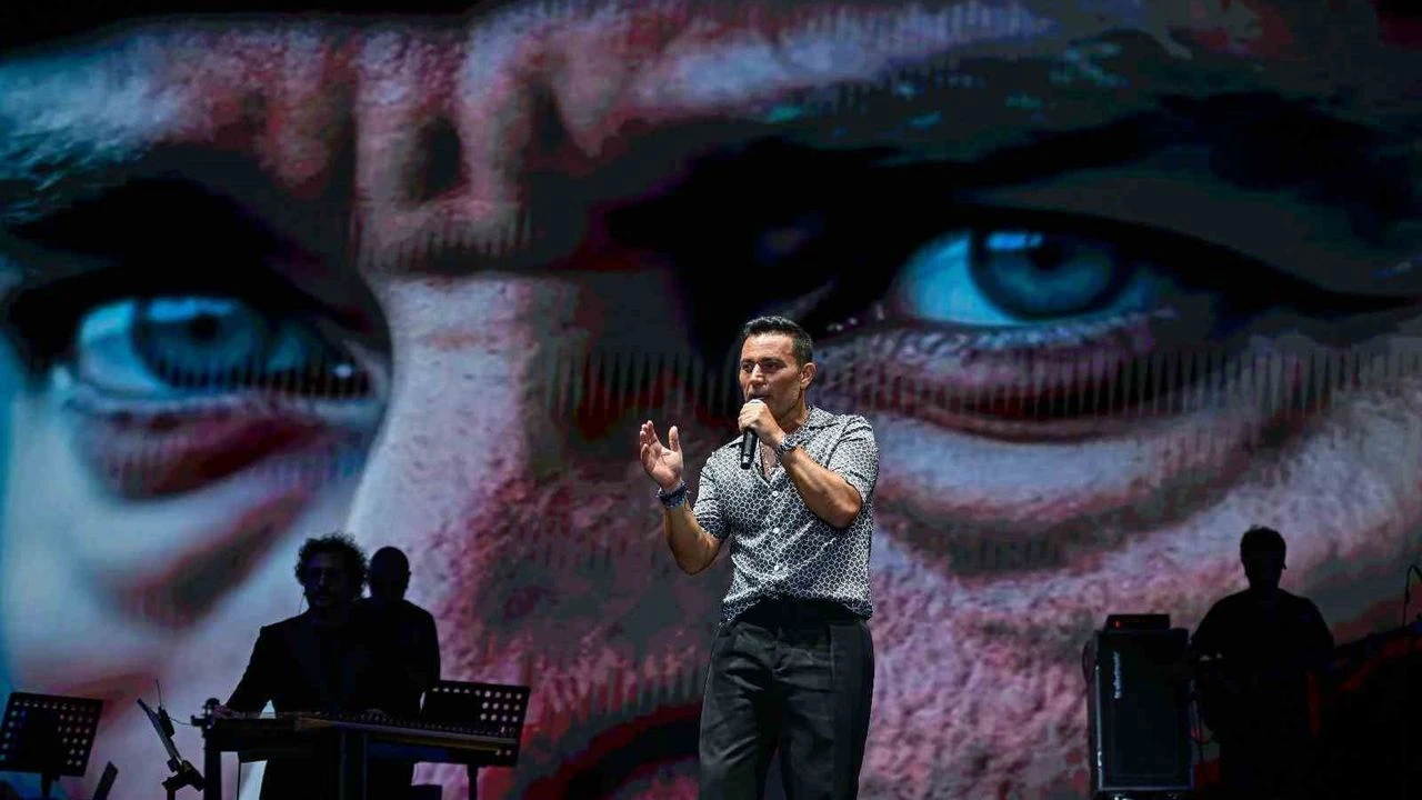 Çim Konserleri’nde Mustafa Sandal Coşkusu