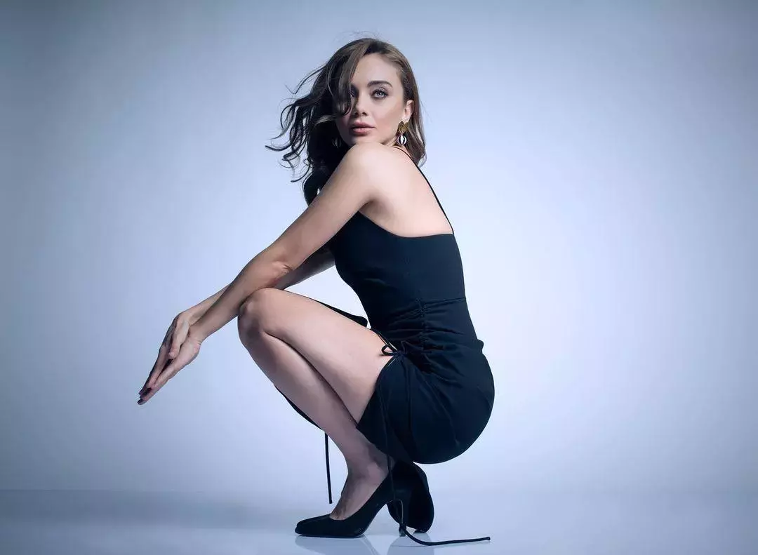 Damla Sönmez'li "Aşk mı Para mı?" Filmi Antalya'da Sette