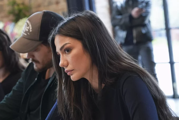 Demet Özdemir Londra Fashion Week’te Göz Kamaştırdı