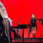 Derya Uluğ Sahnede Büyüledi: Cesur Tarzıyla Hayranlarını Mest Etti