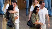 Dua Lipa ile Callum Turner Aşklarını Hyde Park'ta Gözler Önüne Serdi!