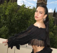 Dua Lipa ve Callum Turner Palermo’da Romantizmi Dorukta Yaşadı