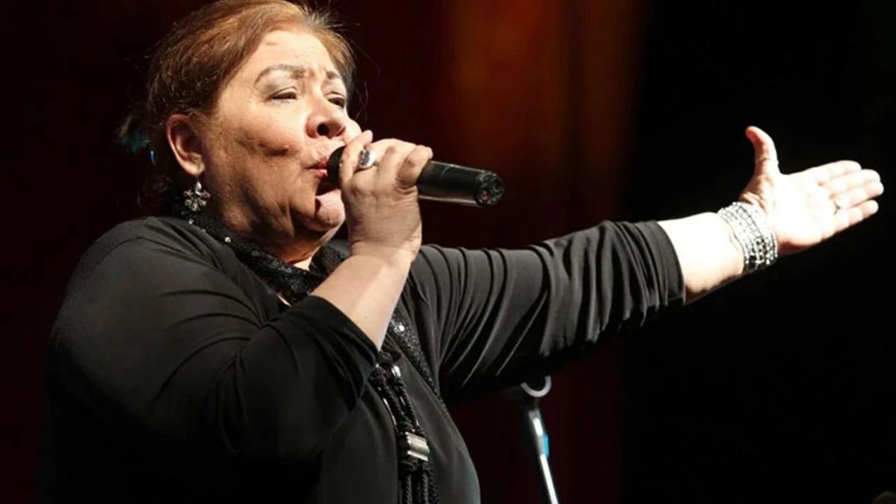 Efsane Şarkıcı Banu Kırbağ 74 Yaşında Hayatını Kaybetti