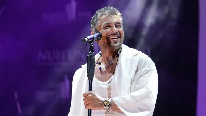 Emre Altuğ, Bir Yıllık Aşkını İlk Kez Anlattı: “Çok Mutluyum ve Gözlerden Uzağız!”
