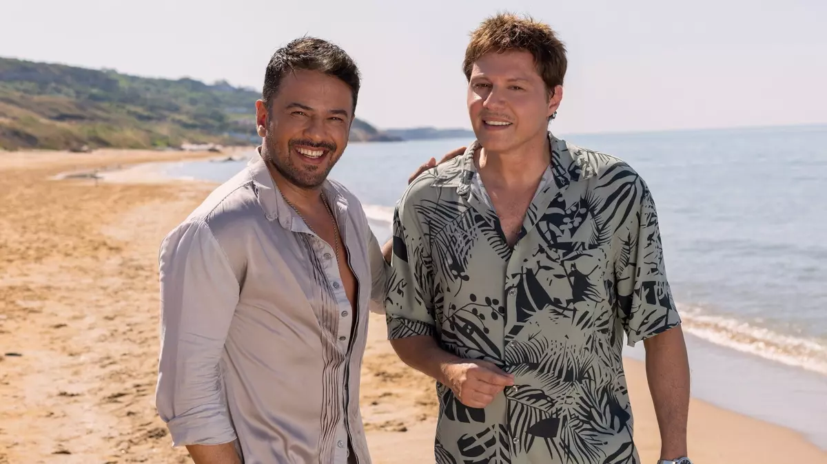 Emre Altuğ ve Mirkelam’dan Müzikseverleri Büyüleyen Düet: “En Gerçeği”