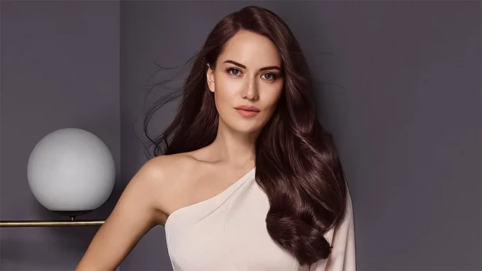 Fahriye Evcen’in Radikal Değişimi Sosyal Medyayı Salladı
