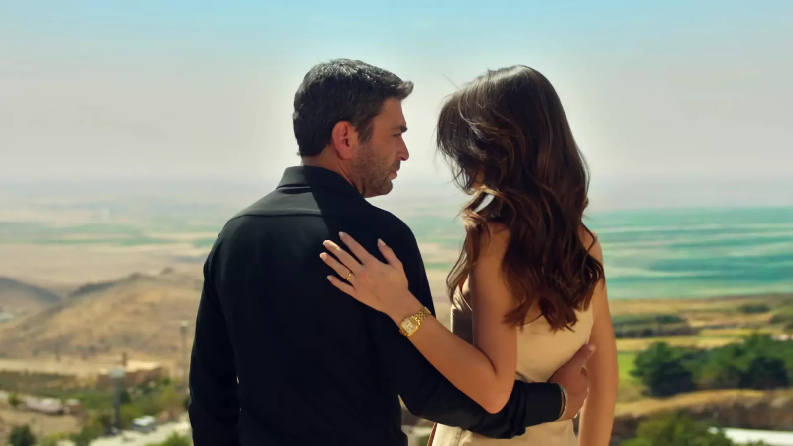 Fırtına Gibi Döndü: Uzak Şehir İkinci Sezonuyla Reytingleri Salladı