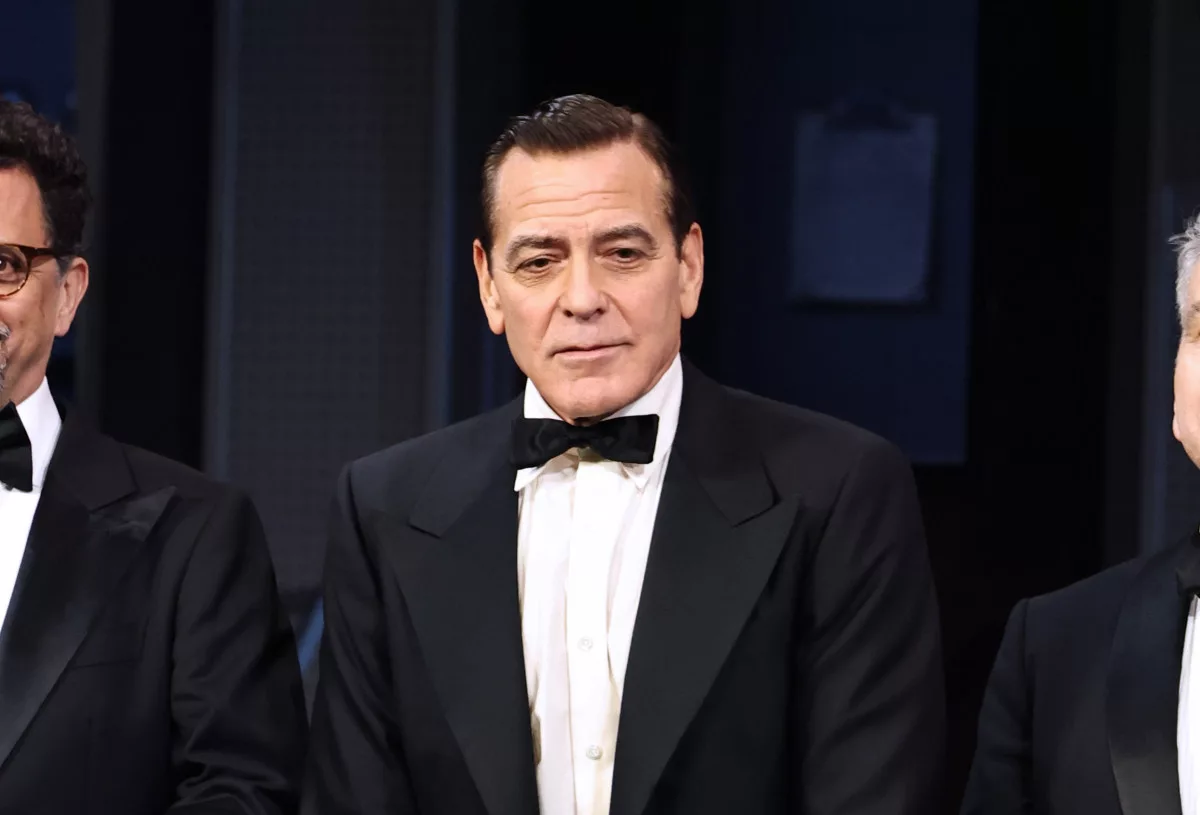 George Clooney, Tiyatro Sahnesine İlk Adımını Atarak Hayranlarını Şaşırttı