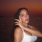 Georgina Rodriguez Tatilde Yüzüğünü Gözler Önüne Sundu