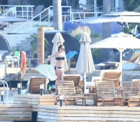 Gülben Ergen Yaz Sezonunu Sessizce Bodrum’da Açtı