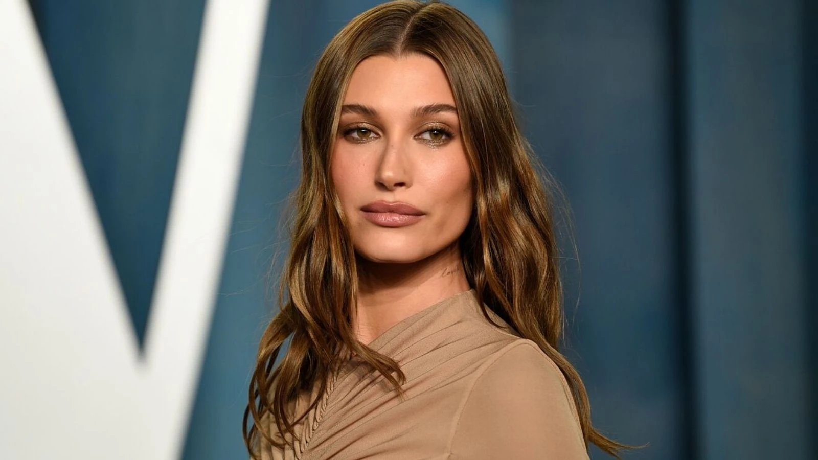 Hailey Bieber Yumurtalık Kistiyle Mücadele Ediyor