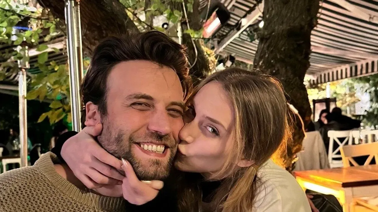 Hayal Köseoğlu ve Ersoy Nezir Çınarlı’dan Aşk Dolu Yıl Dönümü Kutlaması