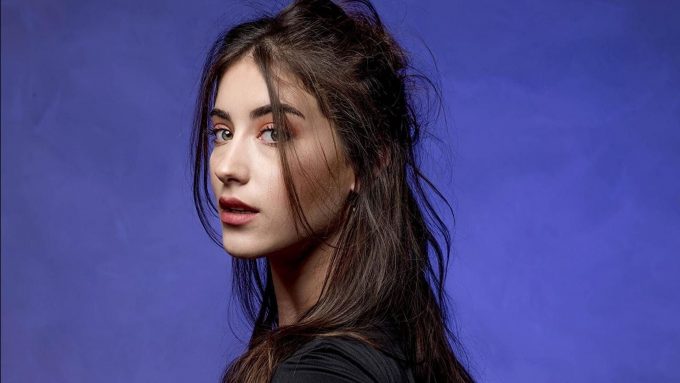 Hazal Kaya 35. Yaşını Coşkuyla Kutladı! Instagram Paylaşımına Beğeni Yağdı