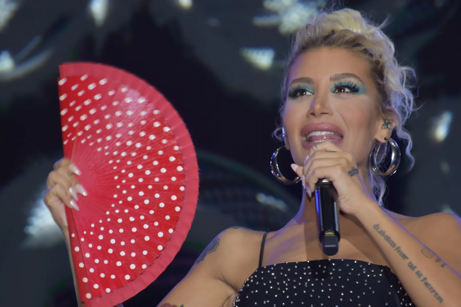 İrem Derici, Sözlenme Gününde Operasyonla Gözaltına Alındı