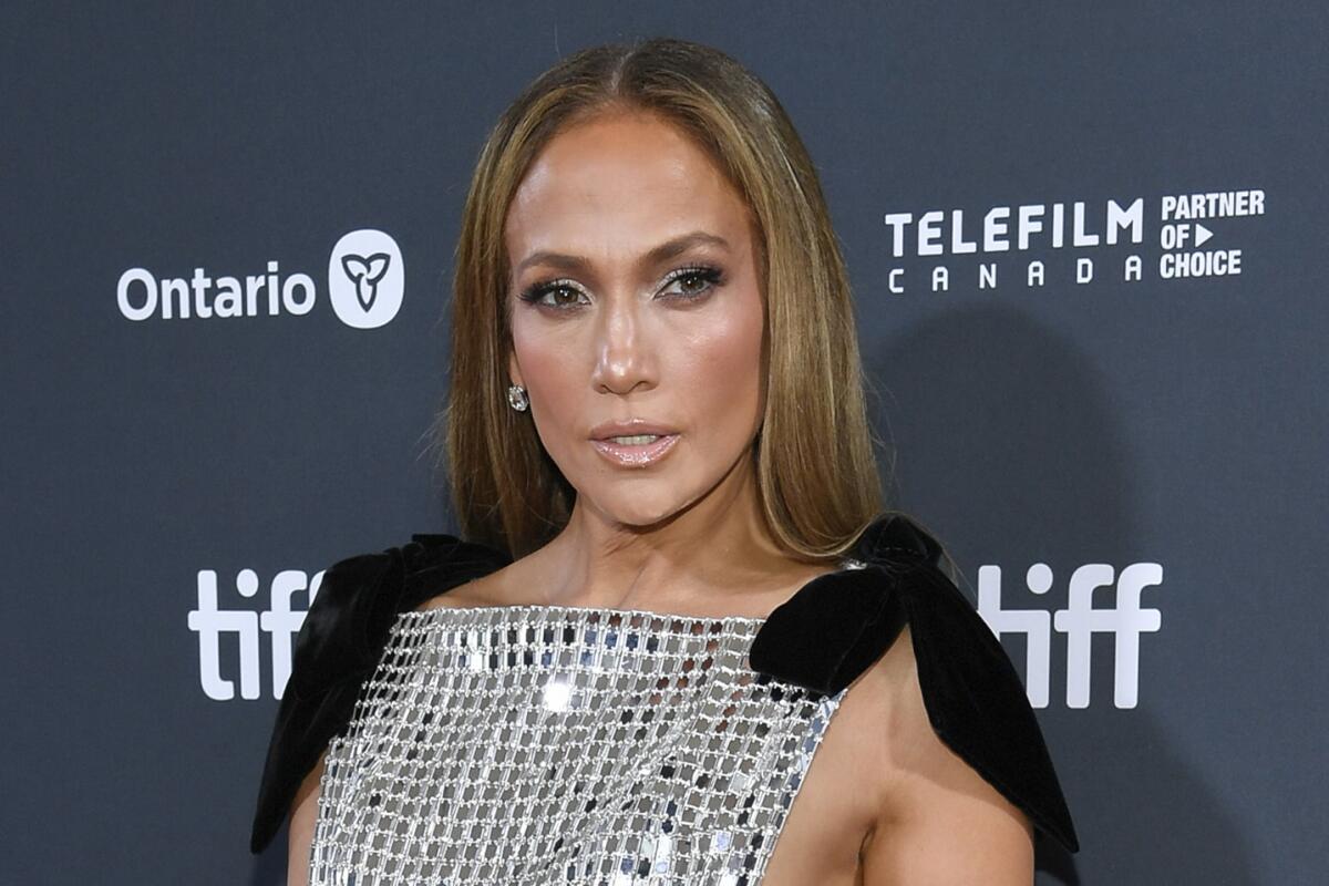 Jennifer Lopez Yeni Filmiyle Setlerde Fırtına Gibi Esti