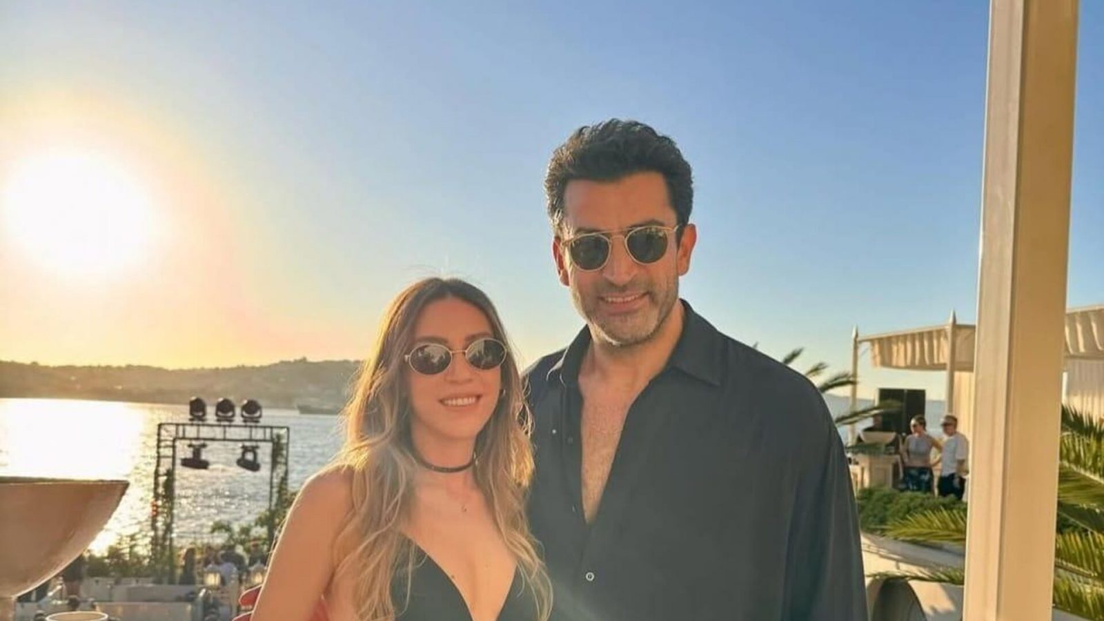 Kenan İmirzalıoğlu ile Sinem Kobal’dan Aile Pozu: Tatilden Aşk Dolu Kareler