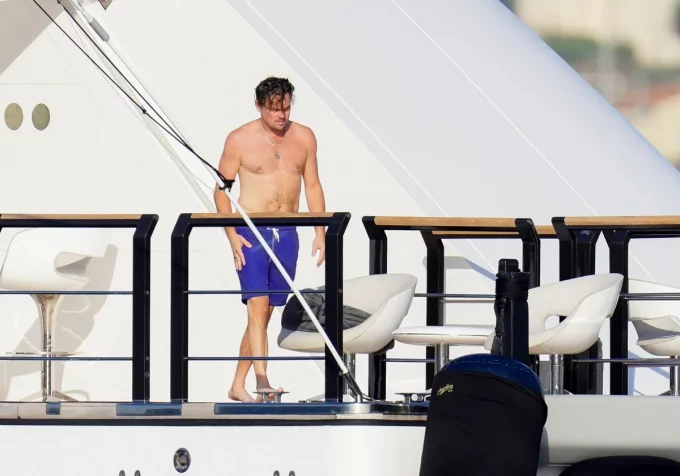 Leonardo DiCaprio Tatilde Sıkılmış Haliyle Objektiflere Yansıdı
