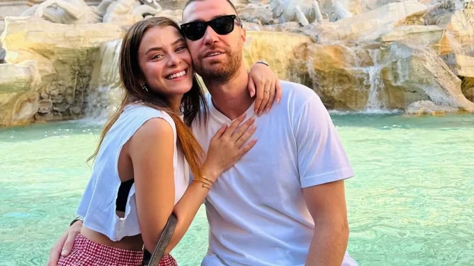 Oğulcan Engin ve İlayda Alişan'dan Aşk Dolu 2. Yıl Kutlaması!