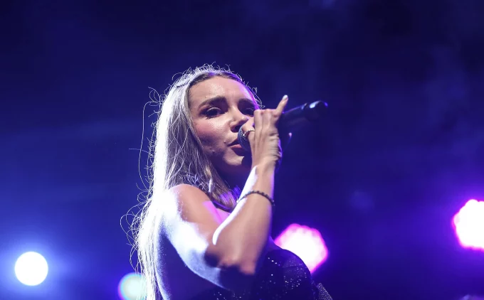 Otilia’dan Türk Hayranına Büyük Jest: Giresun’daki Düğüne Katıldı!