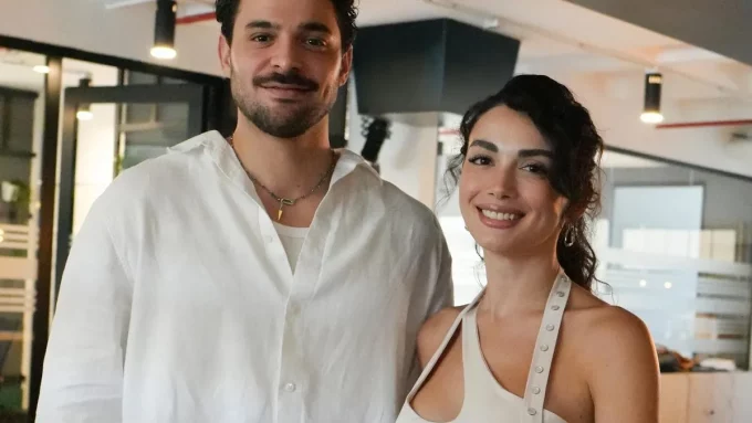 Özge Yağız ve Halit Özgür Sarı’lı “Gözleri KaraDeniz” Dizisinin Afişi Büyük Ses Getirdi