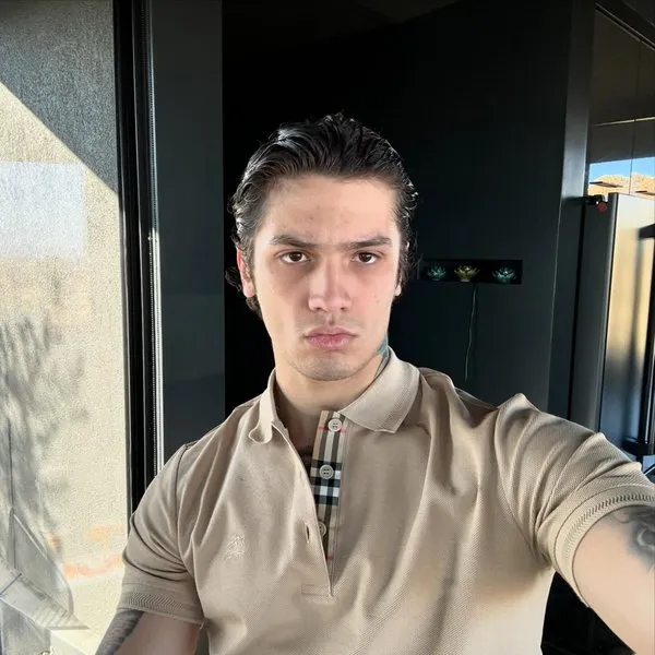 Rapçi Çakal’dan “Sahte Tık ve Bot” Çıkışı: Edis’in Lansmanında Gündem Oldu!