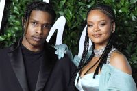 Rihanna Üçüncü Çocuğuna Hamile! Asap Rocky ile Paris’te El Ele