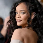 Rihanna'dan Paris’te Hayranlarına Unutulmaz Jest!