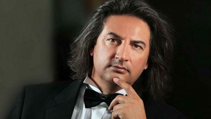 Şarkıcı Çelik’ten Olay Yaratan Paylaşım! Takipçisinin 800 Bin TL Talebini İfşa Etti