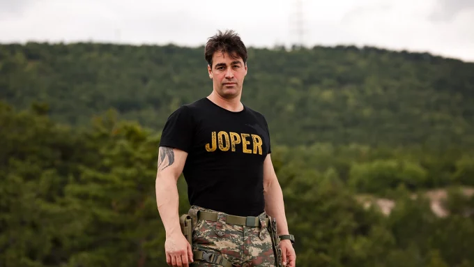 Sarp Levendoğlu Moda Dünyasını Karıştırdı: “SarpPaplo” Markasıyla Sahne Artık Onun