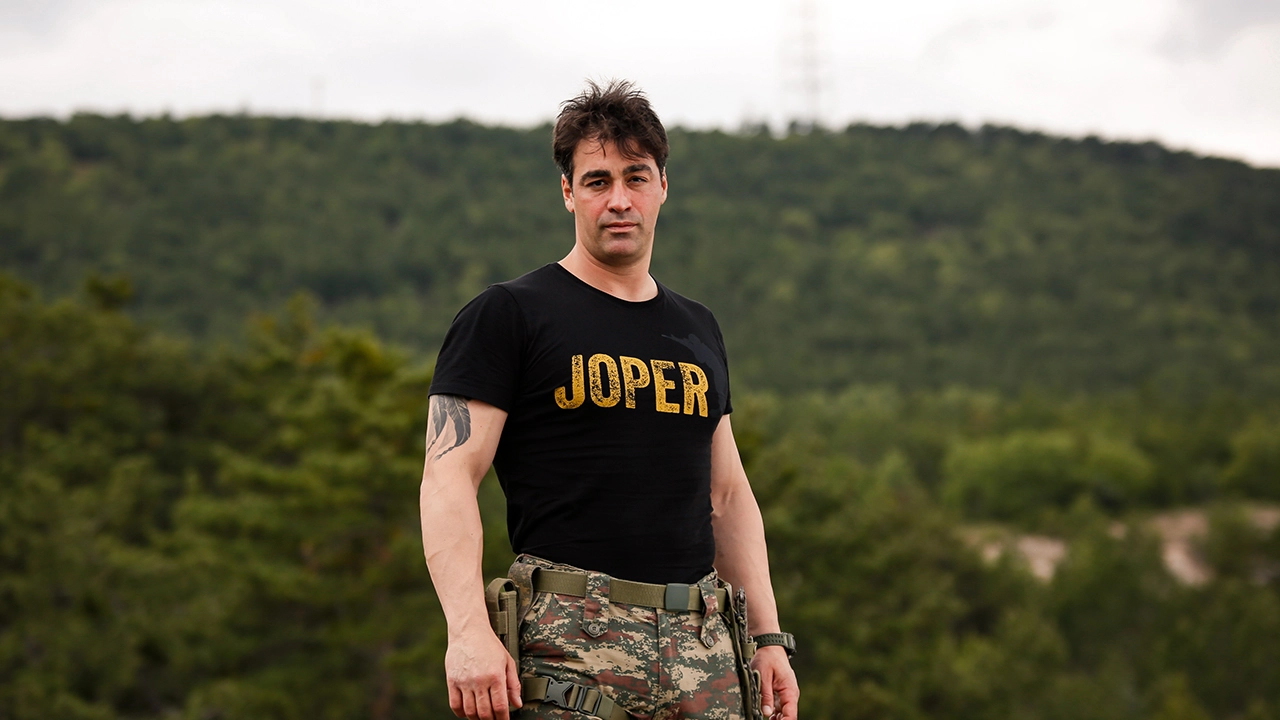 Sarp Levendoğlu Moda Dünyasını Karıştırdı: “SarpPaplo” Markasıyla Sahne Artık Onun