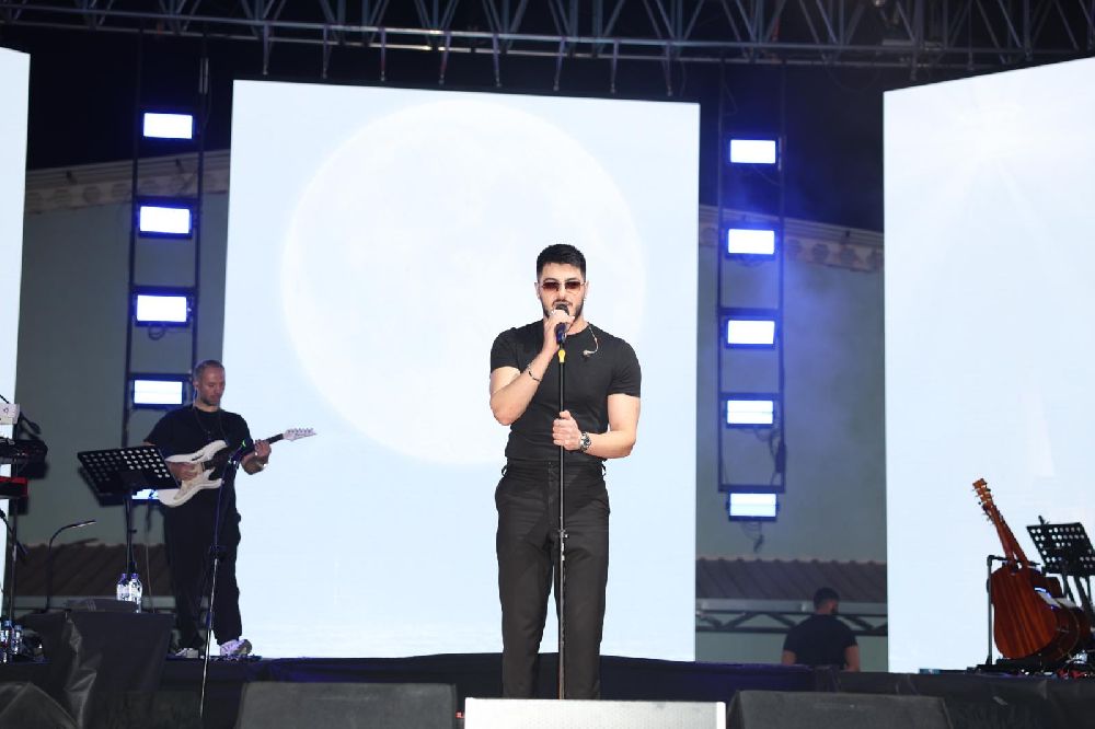 Semicenk Gülnar’da 5 Bin Kişiye Unutulmaz Konser Verdi