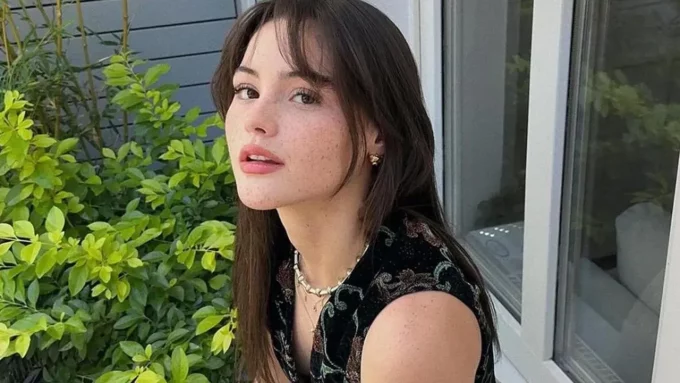 Sosyal Medyada Fırtına Estiren Derya Pınar Ak, Yeni Dizisindeki Rolüyle Gündemde!