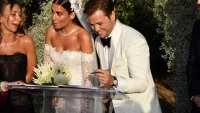 Tolga Sarıtaş ve Zeynep Mayruk’tan Romantik Yıl Dönümü Kutlaması: “Bir Ömür Boyu…”