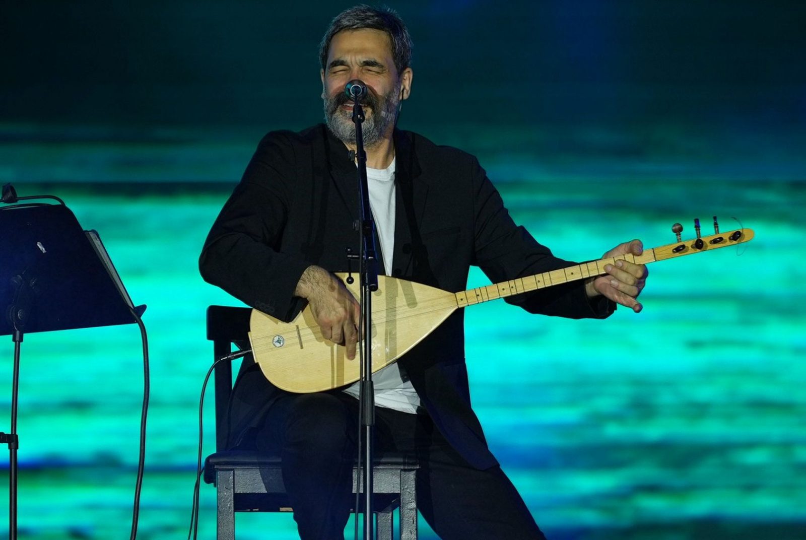 Uğur Işılak: Neşet Ertaş’ı Siyasete Alet Etmeyin