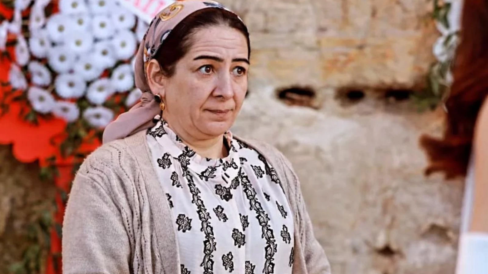 Uzak Şehir'de üzen veda! Uzak Şehir'in Ümmü'sü Ayrıldı