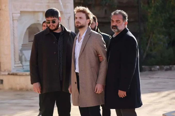 Uzak Şehir’in Özkan’ı Yunus Eski: “Onunla Sahnelerim Olmasa Bile İzliyorum”