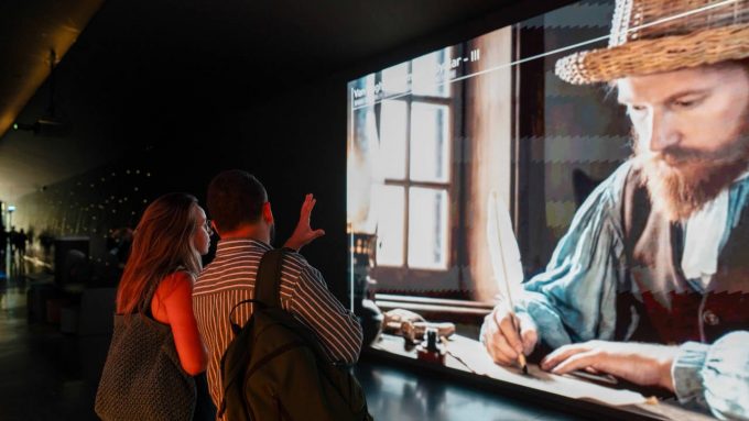 Vincent Van Gogh’un Fırçası Yapay Zekânın Elinde: Haliç’te Büyüleyici Dijital Sergi