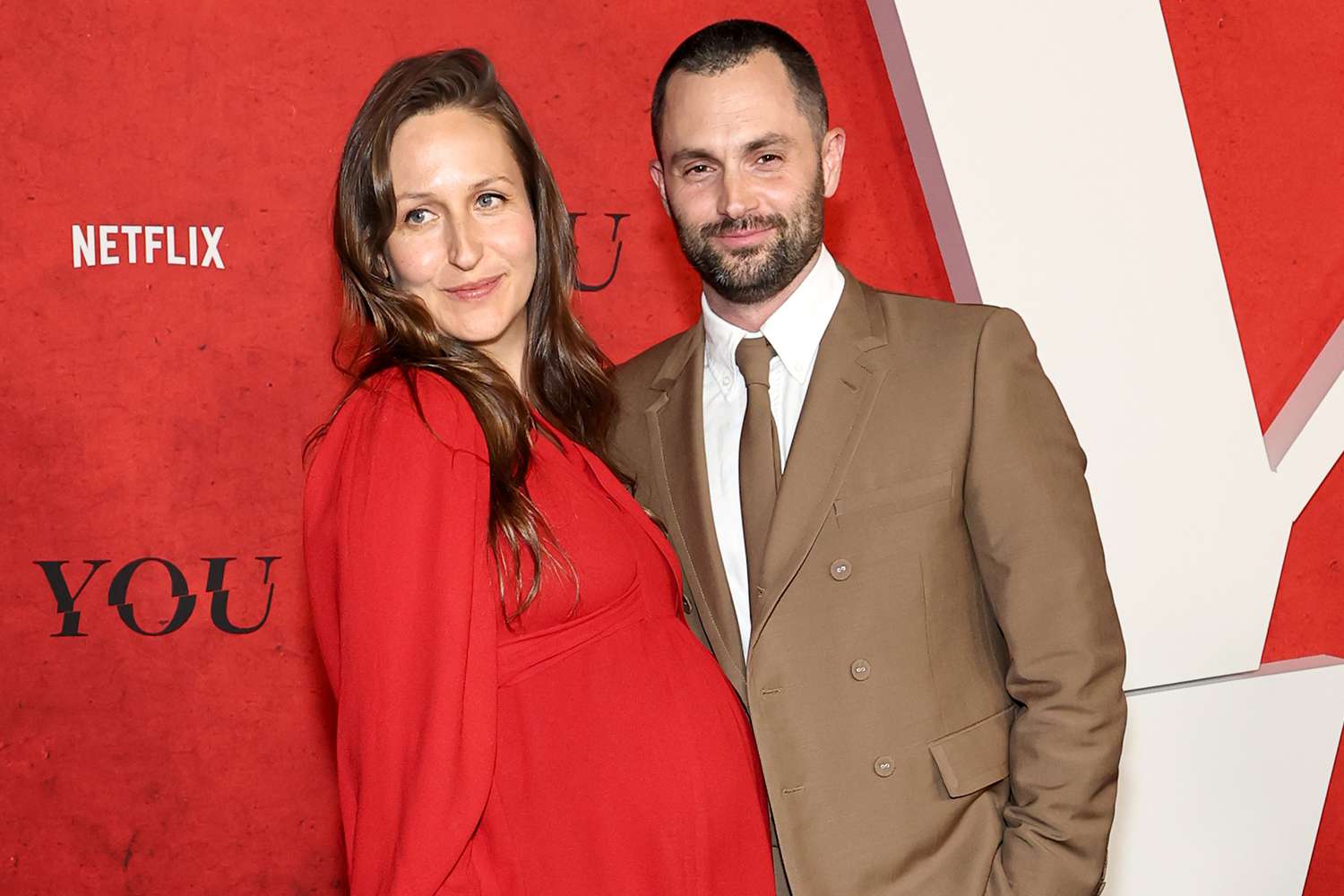 You Dizisinin Yıldızı Penn Badgley İkiz Bebeklerine Kavuştu