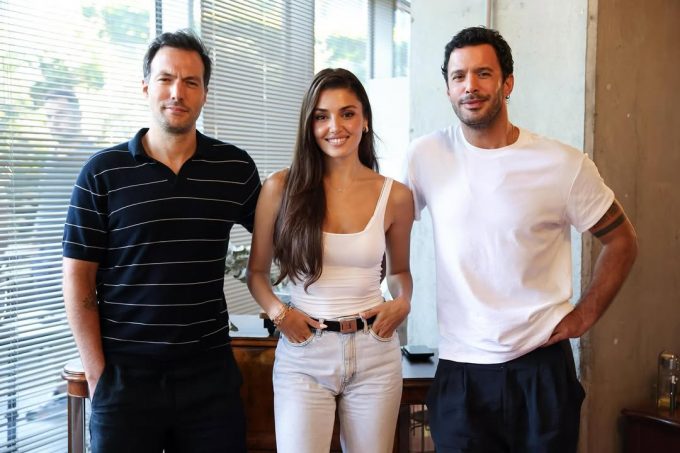 Hande Erçel ve Barış Arduç “Aşk ve Gözyaşı” İçin Buluştu!